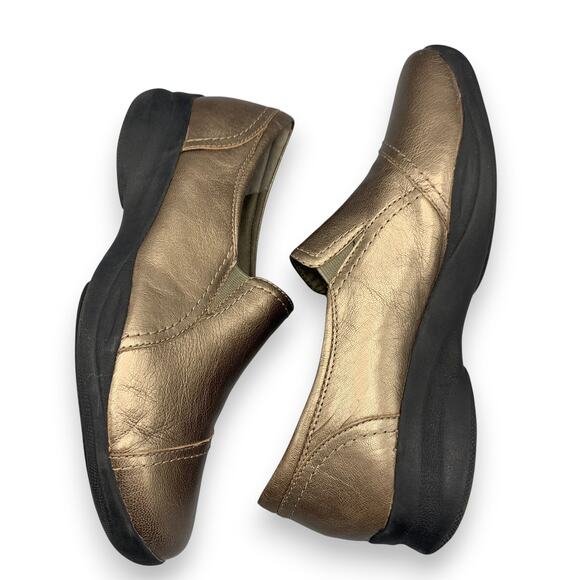 Clarks in Motion Womens Shoes Size 10 M Pewter Leather 67784 Slip On Walking - Picture 7 of 10